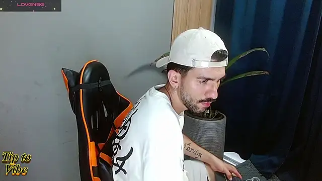 Mr WhiteCock online show from December 2, 10:11 pm