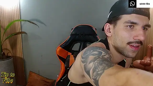 Mr WhiteCock online show from December 20, 2:03 am