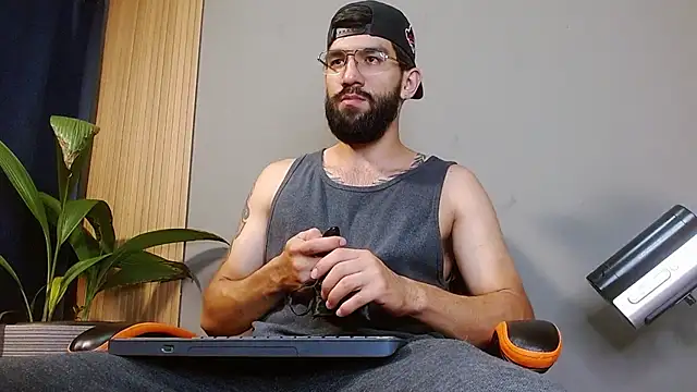 Snapshot of Mr_WhiteCock chatting on September 29, 11:21 pm Mr WhiteCock online show from September 29, 11:21 pm