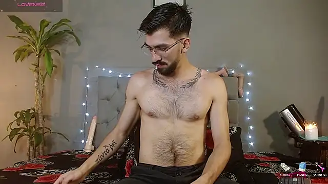 Snapshot of Mr_WhiteCock chatting on March 4, 10:16 pm Mr WhiteCock online show from March 4, 10:16 pm