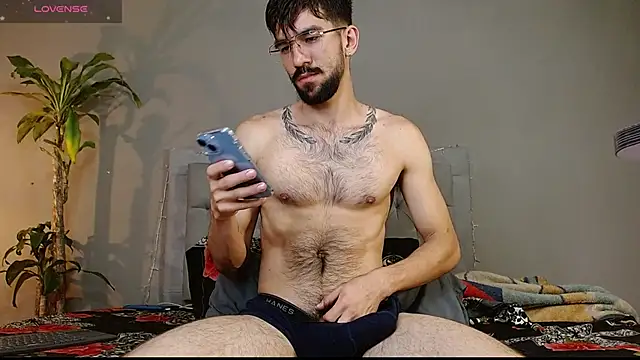 Snapshot of Mr_WhiteCock chatting on March 12, 12:26 pm Mr WhiteCock online show from March 12, 12:26 pm