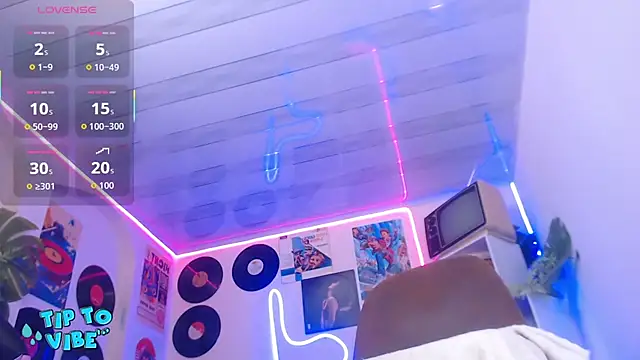 Snapshot of tamarafoxy_ chatting on October 5, 2:30 pm tamarafoxy online show from October 5, 2:30 pm