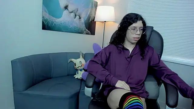 Snapshot of Angel_Dust18 chatting on November 7, 3:49 pm Angel Dust18 online show from November 7, 3:49 pm