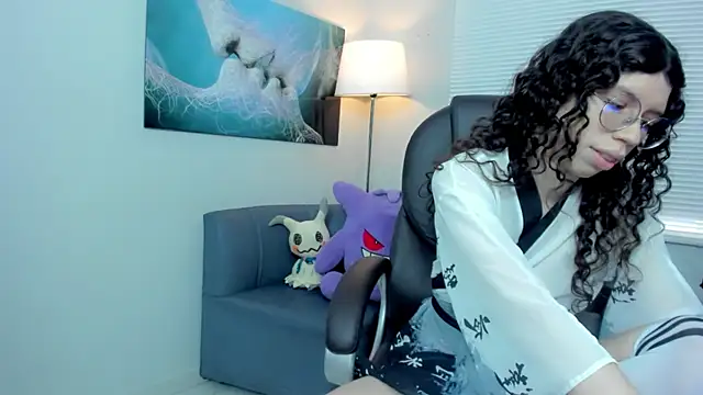 Snapshot of Angel_Dust18 chatting on December 16, 3:27 pm Angel Dust18 online show from December 16, 3:27 pm