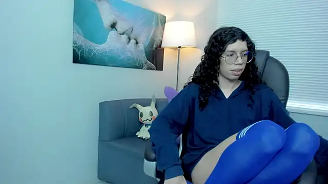 Snapshot of Angel_Dust18 chatting on December 14, 6:13 pm Angel Dust18 online show from December 14, 6:13 pm