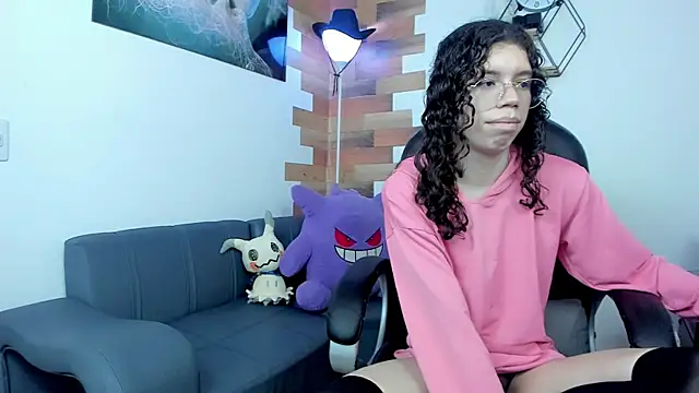 Snapshot of Angel_Dust18 chatting on February 4, 11:16 pm Angel Dust18 online show from February 4, 11:16 pm
