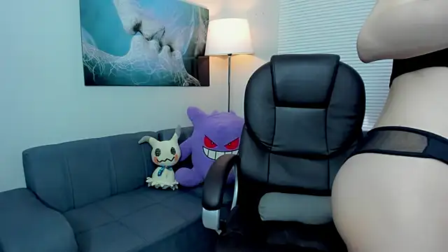 Snapshot of Angel_Dust18 chatting on October 23, 2:27 pm Angel Dust18 online show from October 23, 2:27 pm