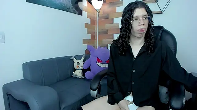 Snapshot of Angel_Dust18 chatting on February 10, 11:13 pm Angel Dust18 online show from February 10, 11:13 pm