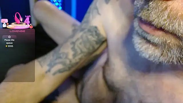 Snapshot of Krys_and_Steve chatting on December 2, 11:06 pm Krys and Steve online show from December 2, 11:06 pm