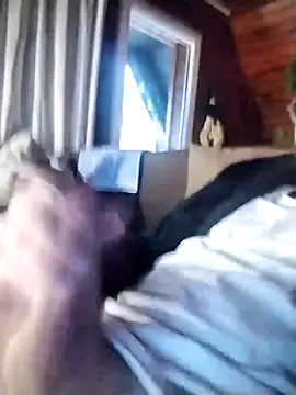 Snapshot of tomee83 chatting on December 3, 6:47 am tomee83 online show from December 3, 6:47 am