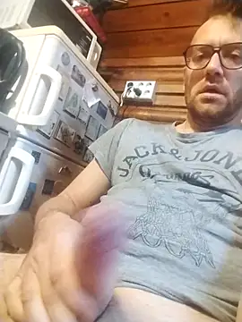 Snapshot of tomee83 chatting on October 9, 5:52 am tomee83 online show from October 9, 5:52 am
