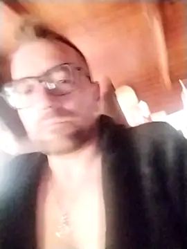 Snapshot of tomee83 chatting on November 12, 6:50 am tomee83 online show from November 12, 6:50 am