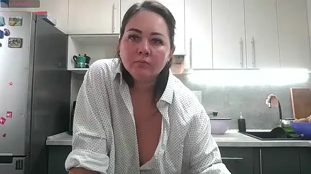 JuliaMorganss online show from March 28, 11:00 am