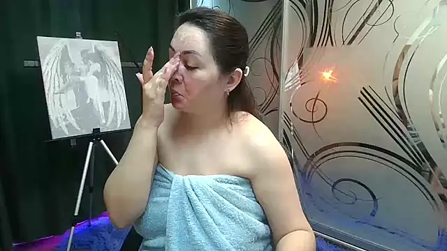 JuliaMorganss online show from April 19, 7:09 am