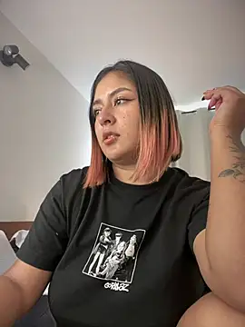 Snapshot of Rae_Lil_White chatting on February 16, 9:49 pm Rae Lil White online show from February 16, 9:49 pm