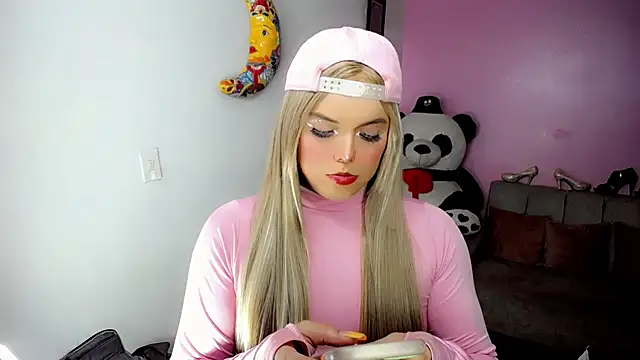 SweetKim21 online show from March 1, 7:30 am