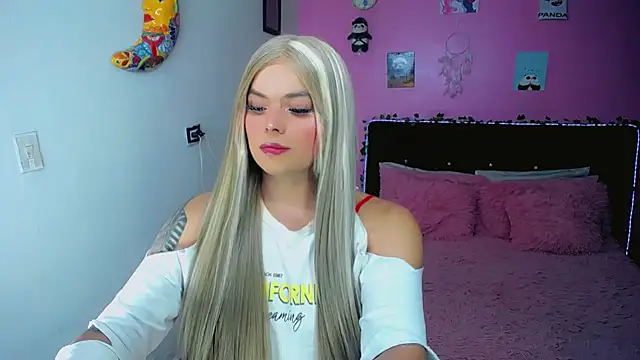 SweetKim21 online show from April 3, 9:38 am