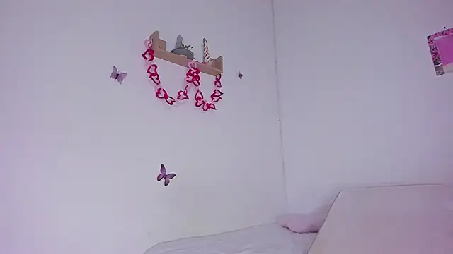 Snapshot of analia_collins chatting on March 12, 1:25 am analia collins online show from March 12, 1:25 am
