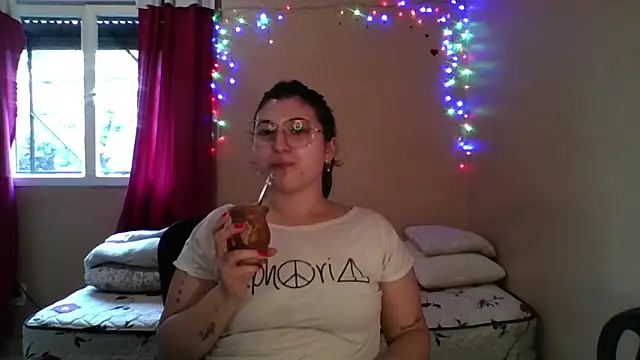 imsohornydacom online show from April 16, 4:19 pm