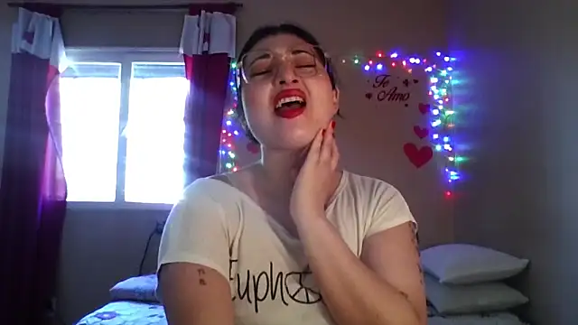 imsohornydacom online show from February 21, 5:48 pm