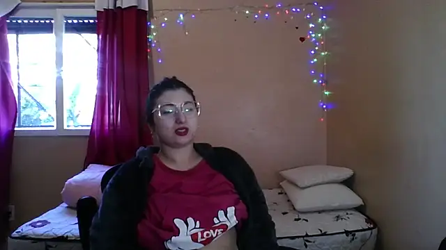 imsohornydacom online show from May 11, 4:04 pm