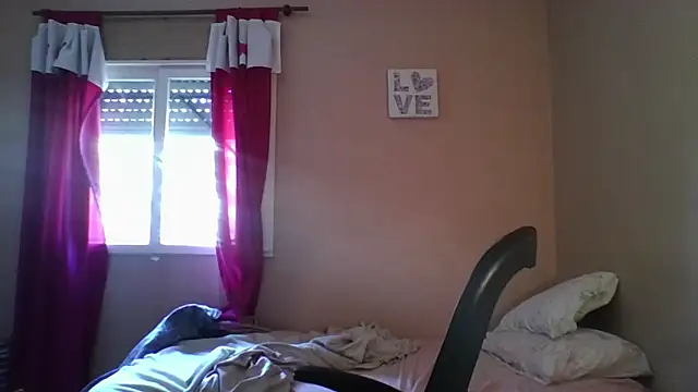 imsohornydacom online show from December 3, 3:33 pm