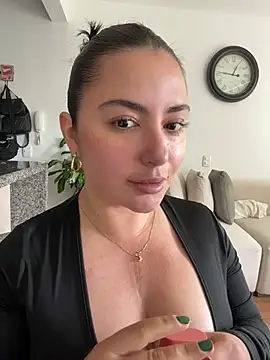 Snapshot of sukhakunis1 chatting on May 7, 5:49 pm sukhakunis1 online show from May 7, 5:49 pm