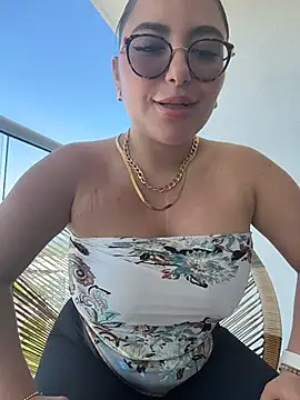 Snapshot of sukhakunis1 chatting on November 27, 6:19 pm sukhakunis1 online show from November 27, 6:19 pm