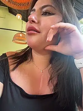 Snapshot of sukhakunis1 chatting on November 22, 8:29 pm sukhakunis1 online show from November 22, 8:29 pm