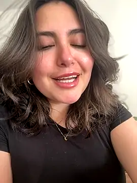 Snapshot of sukhakunis1 chatting on November 4, 6:33 pm sukhakunis1 online show from November 4, 6:33 pm