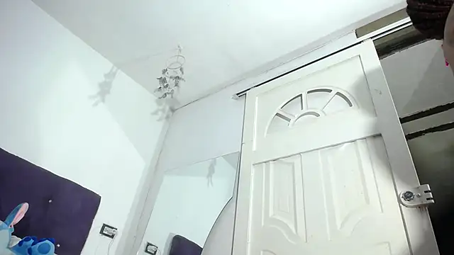 Squirter pussybomb online show from March 12, 5:02 am