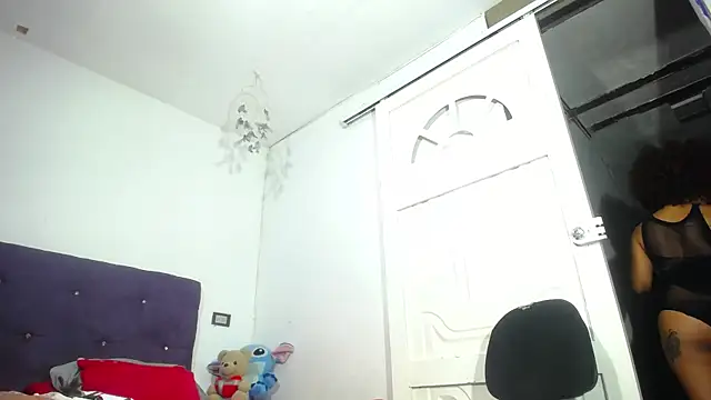 Squirter pussybomb online show from May 22, 3:48 am