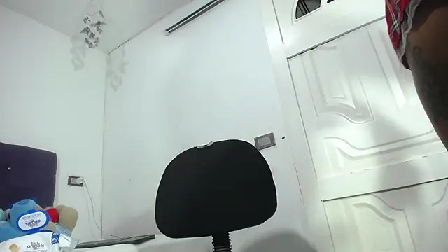 Squirter pussybomb online show from May 28, 4:09 am