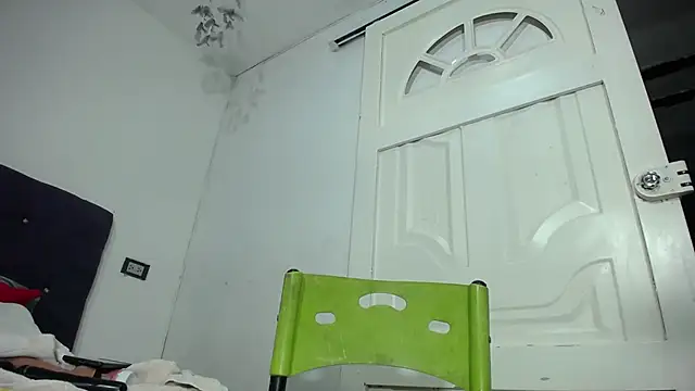 Squirter pussybomb online show from May 15, 5:16 am