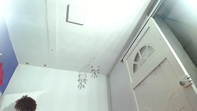 Squirter pussybomb online show from November 25, 4:13 am