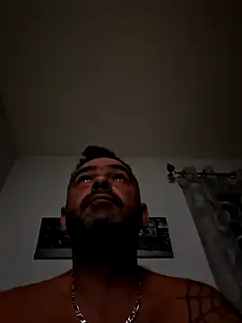 Snapshot of pachapeter chatting on August 4, 1:21 am pachapeter online show from August 4, 1:21 am