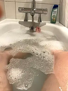 Snapshot of Russell1508 chatting on November 4, 3:49 pm Russell1508 online show from November 4, 3:49 pm