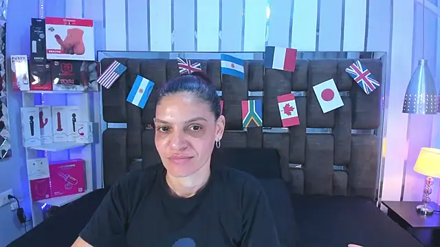 Snapshot of KatteMoss chatting on June 14, 9:05 pm KatteMoss online show from June 14, 9:05 pm