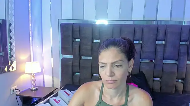 KatteMoss online show from April 16, 9:15 pm