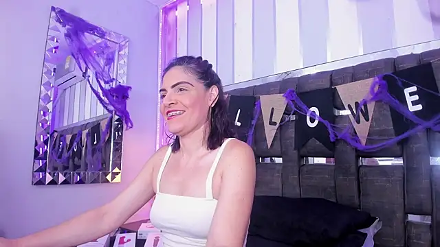 KatteMoss online show from October 24, 8:30 pm