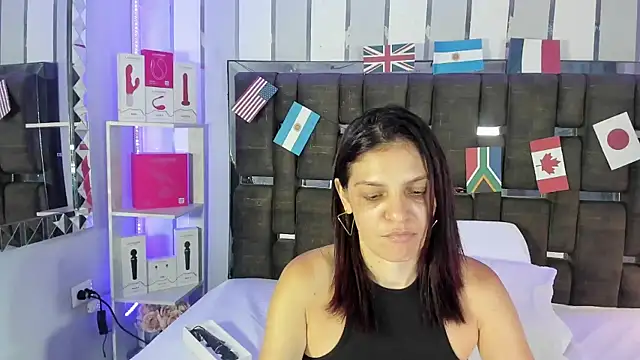 Snapshot of KatteMoss chatting on June 27, 8:59 pm KatteMoss online show from June 27, 8:59 pm