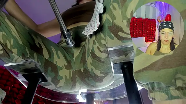 KatteMoss online show from February 10, 8:30 pm