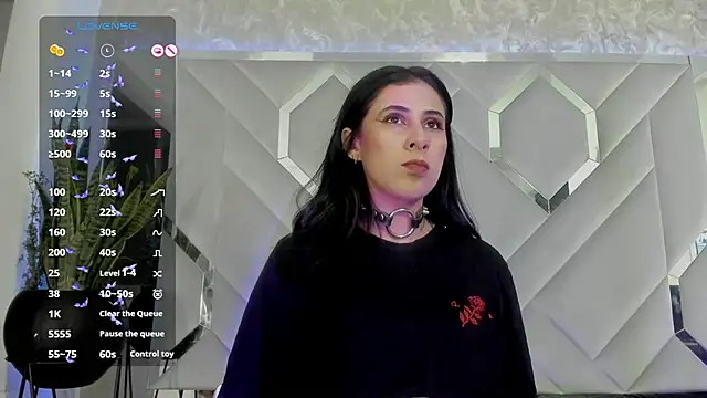 Snapshot of Sara_Foxx1 chatting on February 28, 11:12 pm Sara Foxx1 online show from February 28, 11:12 pm