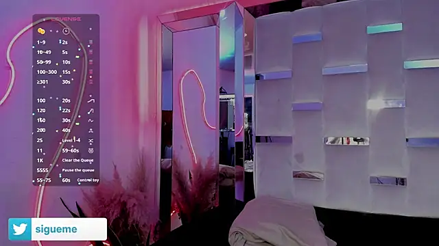 Sara Foxx1 online show from April 22, 11:00 pm