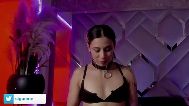 Sara Foxx1 online show from December 1, 8:53 pm