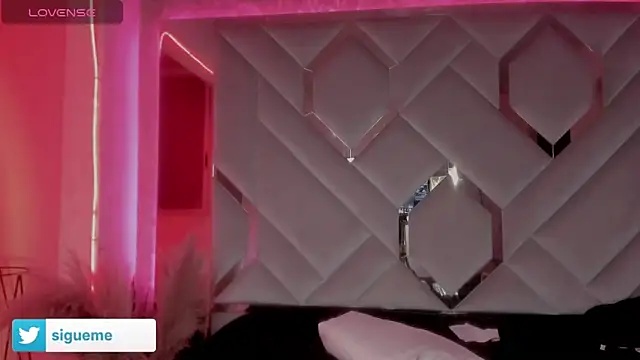 Sara Foxx1 online show from February 15, 9:47 pm