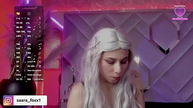 Sara Foxx1 online show from December 15, 9:31 pm