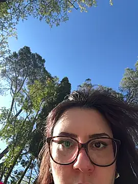 Its Jade online show from April 11, 2:43 pm