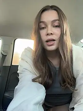 Snapshot of nicole111 chatting on February 12, 11:18 am nicole111 online show from February 12, 11:18 am
