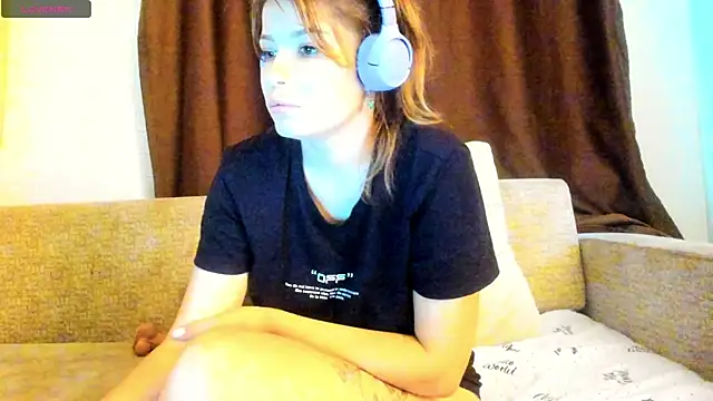 Snapshot of Leila_purr18 chatting on September 13, 11:54 am Leila purr18 online show from September 13, 11:54 am
